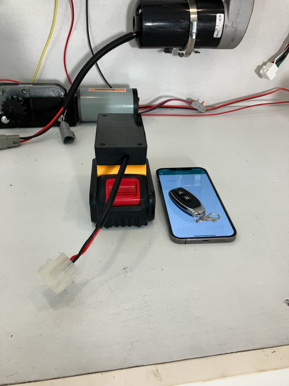 STL 1 with key fob and battery adapter