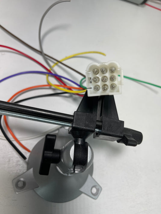 9 circuit male contacts 14awg pigtail