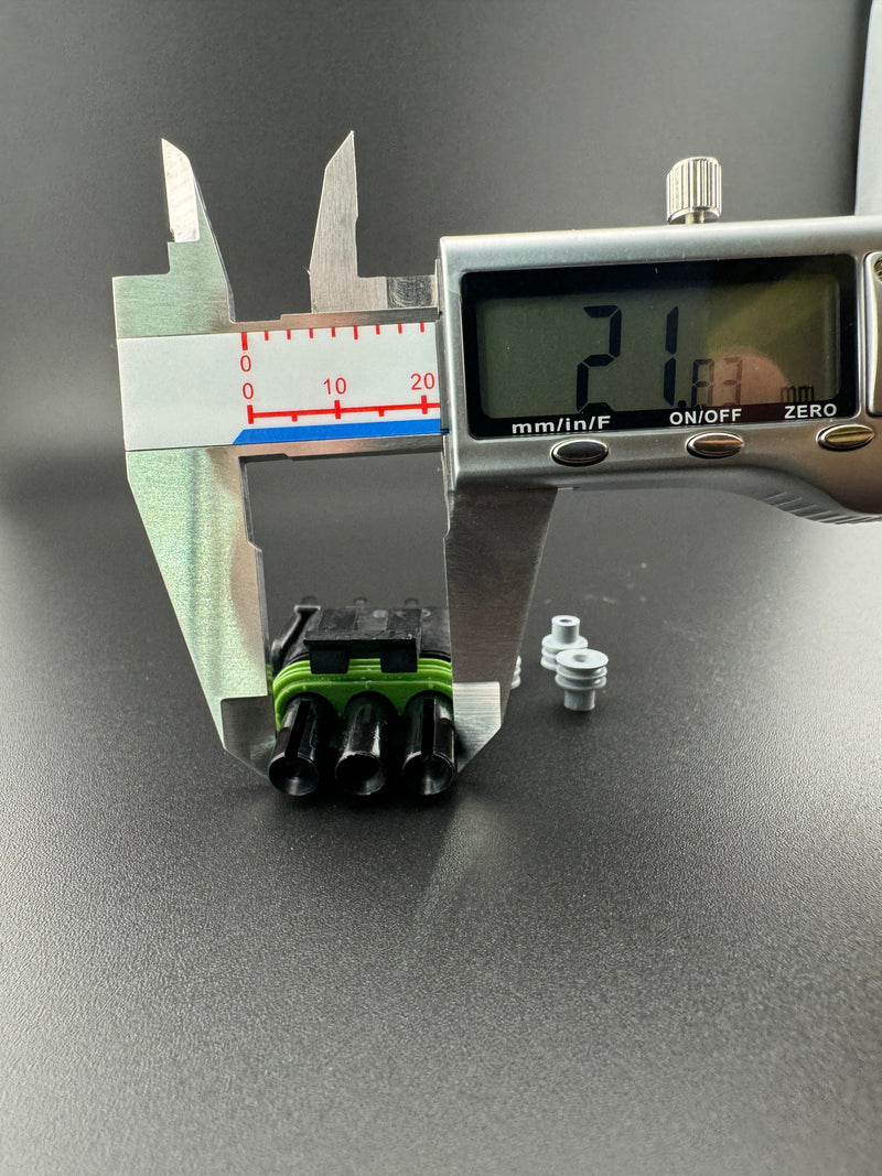 Load image into Gallery viewer, 3 circuit Rv connector
